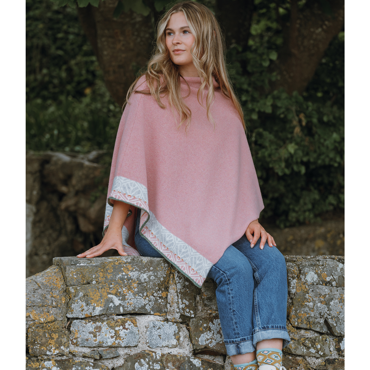 Blush Telha Poncho - Image 3