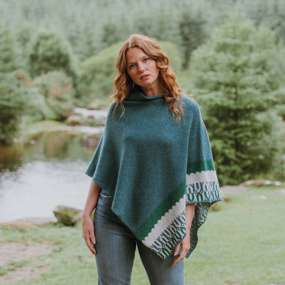 Hunter ripple stripe poncho - Image 2